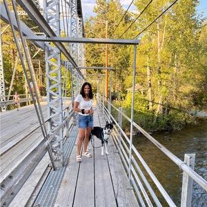 Meet your Posher, Simone